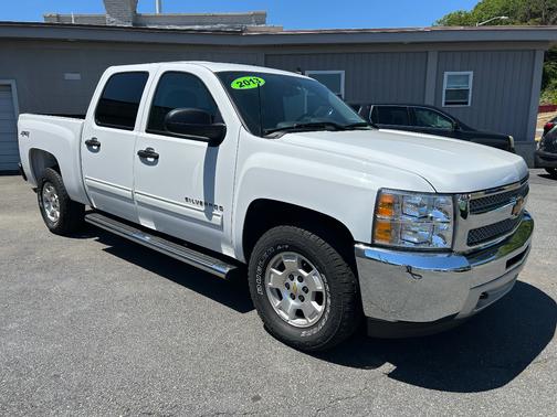 White 2013 Chevrolet Silverado 1500 LS