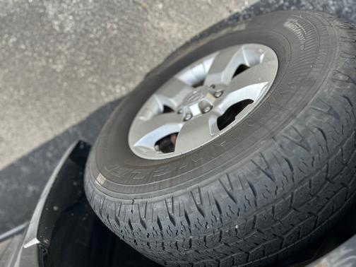Gray 2011 Nissan Frontier SV