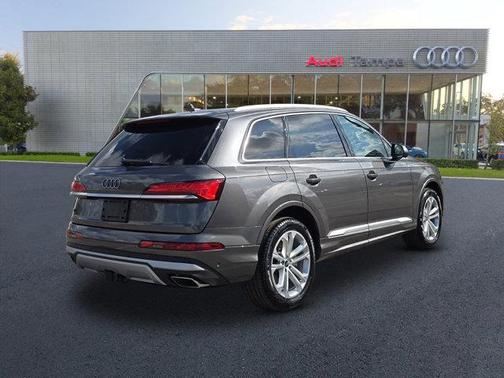 2025 Audi Q7 45 Premium
