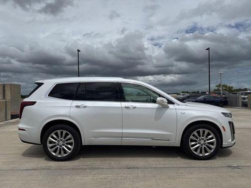 Crystal White Tricoat 2020 Cadillac XT6 Premium Luxury AWD