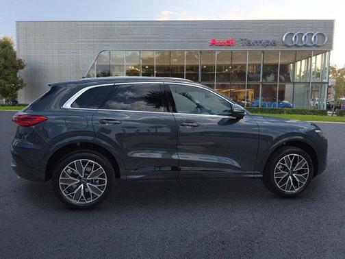 2025 Audi Q5 Premium Plus