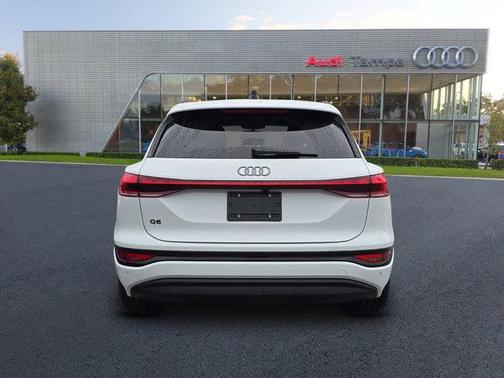 2025 Audi Q6 e-tron Premium