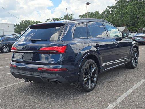 2025 Audi Q7 55 Premium Plus