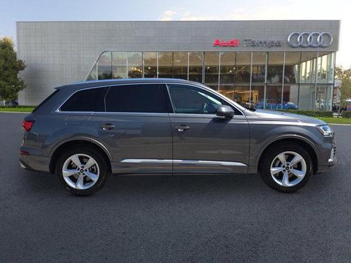 2024 Audi Q7 45 Premium Plus