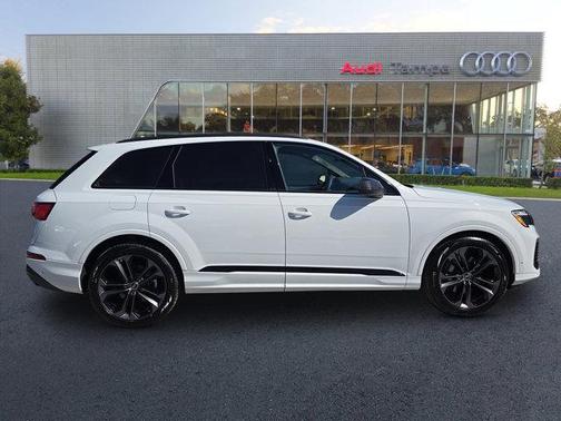 2025 Audi Q7 55 Prestige