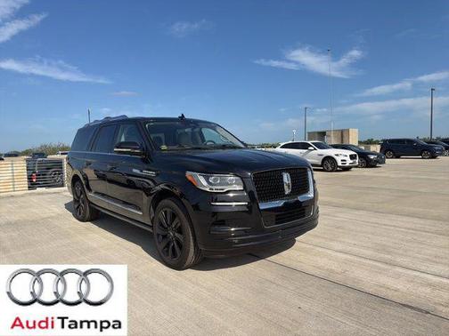Infinite Black Metallic Clearcoat 2023 Lincoln Navigator Reserve