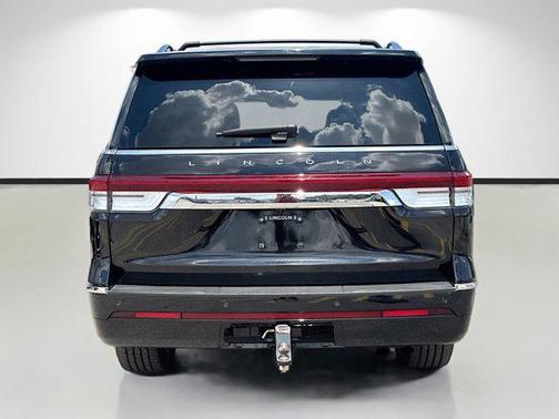 Infinite Black Metallic Clearcoat 2023 Lincoln Navigator Reserve