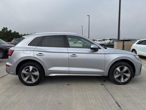 2023 Audi Q5 40 Premium