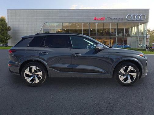 2025 Audi Q6 e-tron Premium Plus quattro
