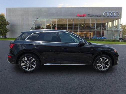 2023 Audi Q5 45 S line Premium Plus