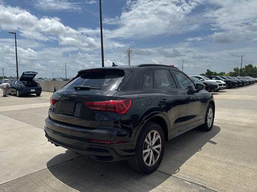 Mythos Black Metallic 2024 Audi Q3 45 S line Premium Plus