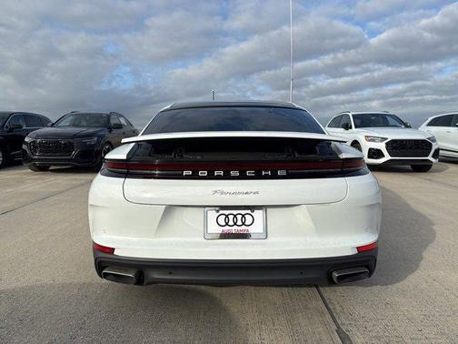 2025 Porsche Panamera 4