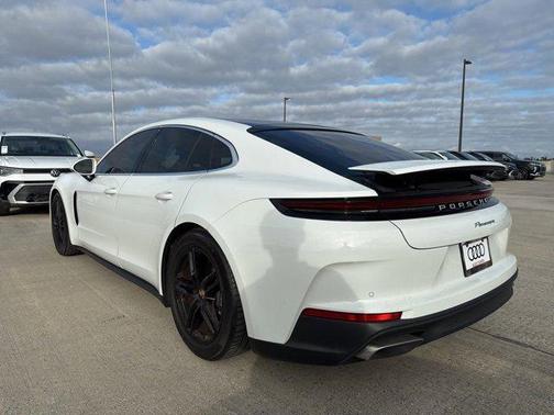 2025 Porsche Panamera 4