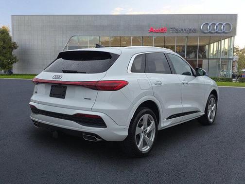 2025 Audi Q5 Premium Plus