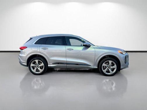Silver Metallic 2025 Audi Q5 Premium Plus TFSI quattro S tronic