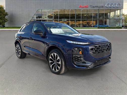 Navarra Blue Metallic 2026 Audi Q3 TFSI quattro S tronic