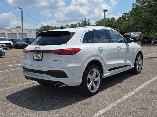 2025 Audi Q5 Premium Plus