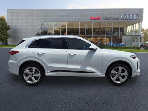 2025 Audi Q5 Premium Plus