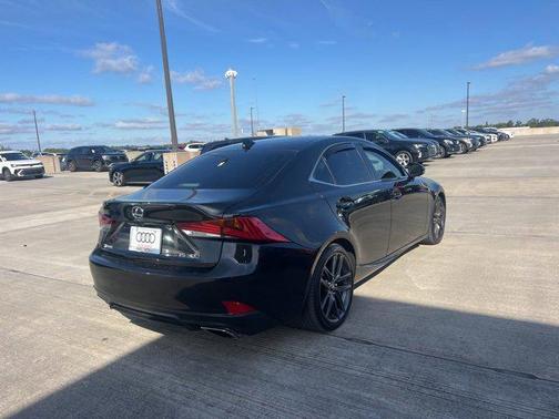 2018 Lexus IS 300 Base