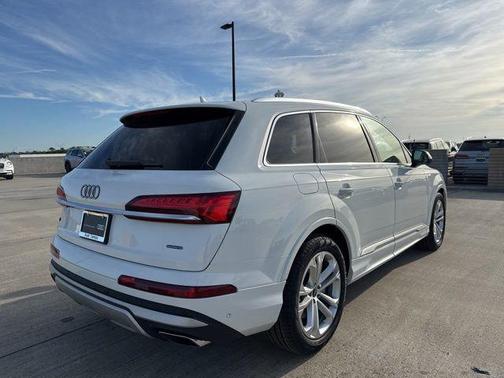 2026 Audi Q7 55 Premium Plus