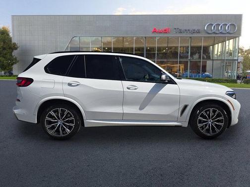 2023 BMW X5 M50i