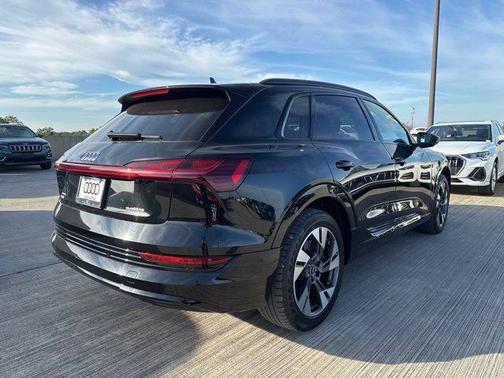 2022 Audi e-tron Premium