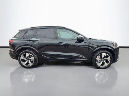 2025 Audi Q6 e-tron Premium Plus quattro