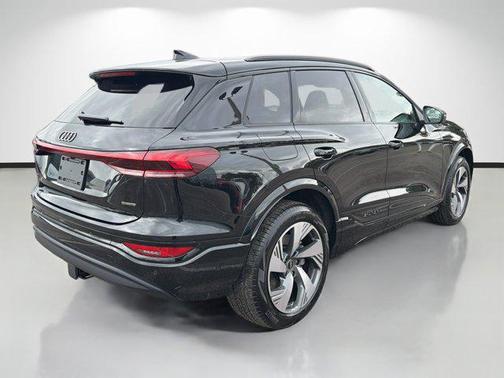 2025 Audi Q6 e-tron Premium Plus quattro