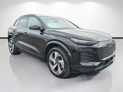 2025 Audi Q6 e-tron Premium Plus quattro