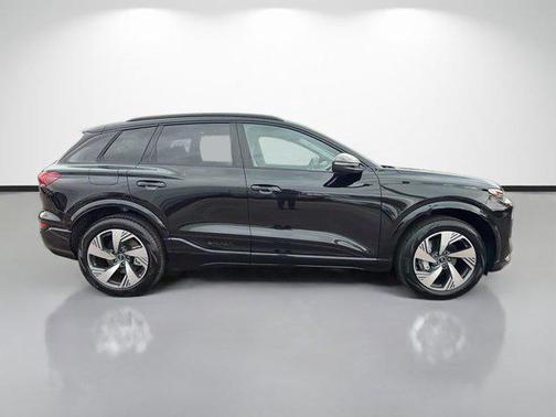 2025 Audi Q6 e-tron Premium Plus quattro