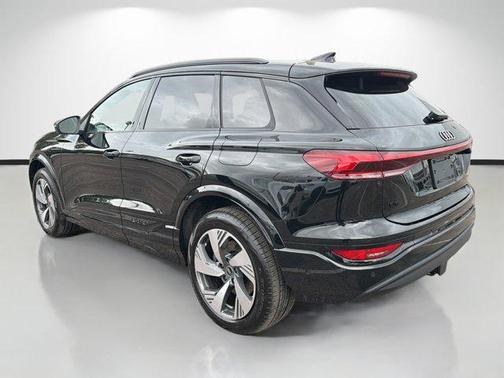 2025 Audi Q6 e-tron Premium Plus quattro