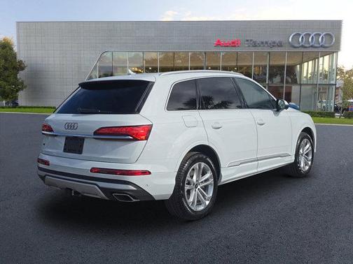 2025 Audi Q7 55 Premium