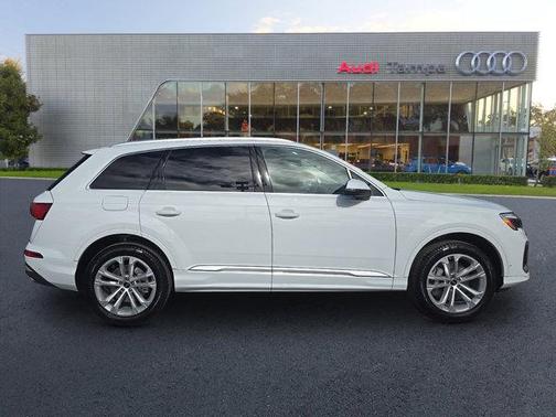 2025 Audi Q7 55 Premium