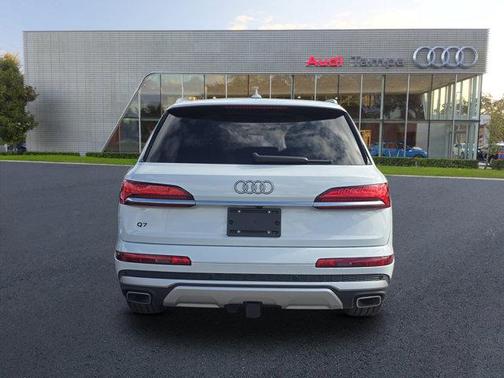 2025 Audi Q7 55 Premium