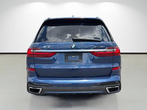Phytonic Blue Metallic 2022 BMW X7 xDrive40i
