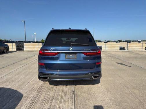 Phytonic Blue Metallic 2022 BMW X7 xDrive40i