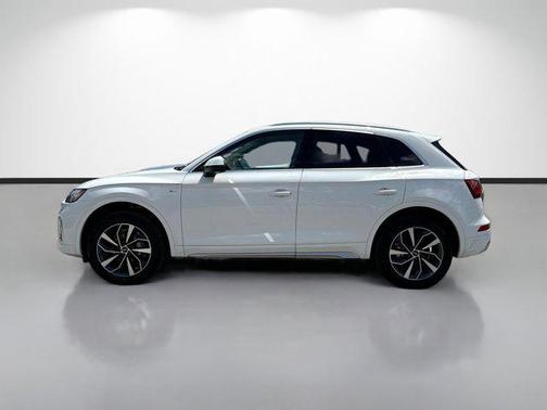Ibis White 2023 Audi Q5 45 S line Premium