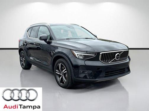 2023 Volvo XC40 B5 Plus Bright Theme