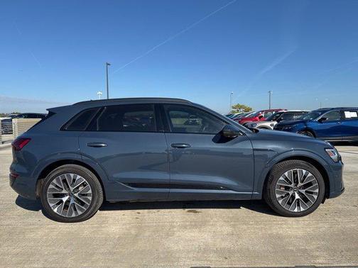 2024 Audi Q8 e-tron Premium Plus