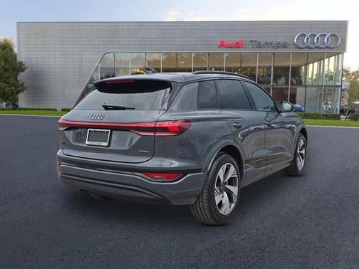 2025 Audi Q6 e-tron Premium Plus quattro