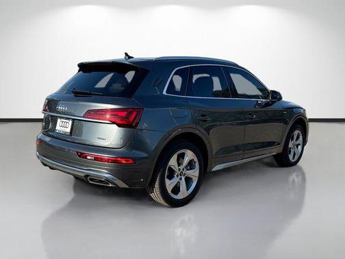 2022 Audi Q5 45 S line Premium Plus