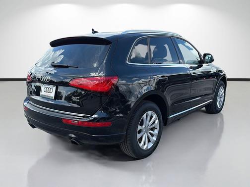 Brilliant Black 2017 Audi Q5 2.0T Premium