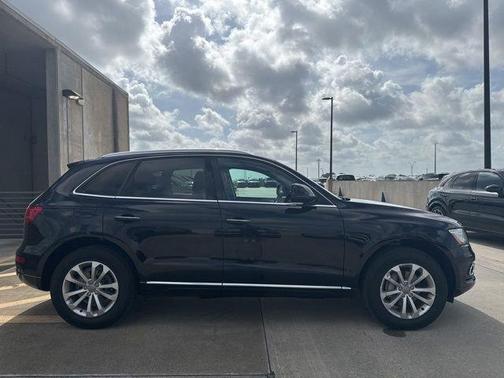 Brilliant Black 2017 Audi Q5 2.0T Premium