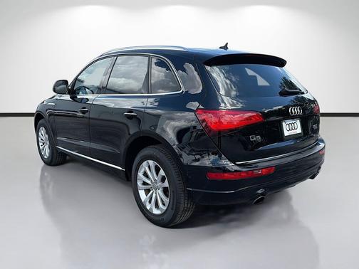Brilliant Black 2017 Audi Q5 2.0T Premium