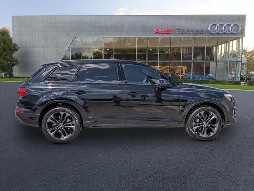 2025 Audi Q7 55 Premium Plus