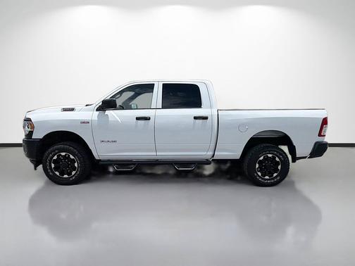 Bright White Clearcoat 2021 RAM 2500 Tradesman Crew Cab 4x4 6'4' Box