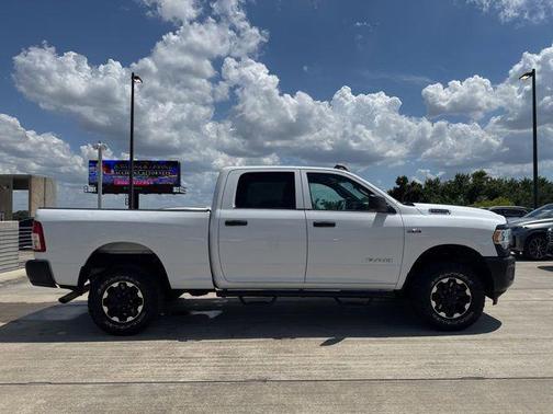 Bright White Clearcoat 2021 RAM 2500 Tradesman Crew Cab 4x4 6'4' Box