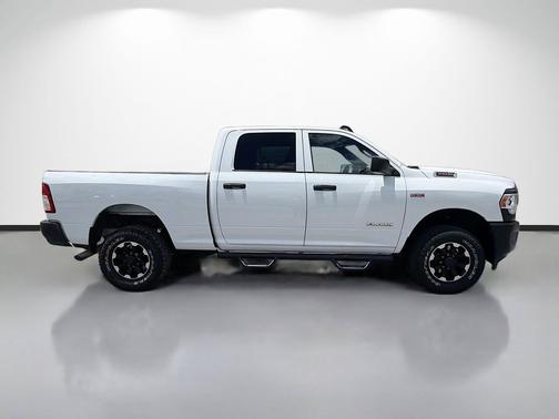 Bright White Clearcoat 2021 RAM 2500 Tradesman Crew Cab 4x4 6'4' Box