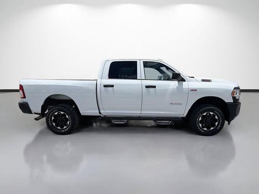 Bright White Clearcoat 2021 RAM 2500 Tradesman Crew Cab 4x4 6'4' Box