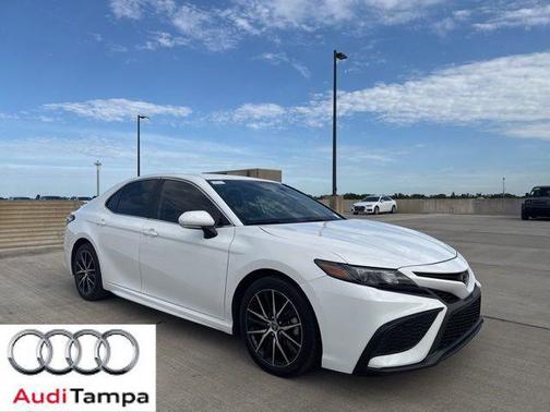 Ice Cap 2023 Toyota Camry SE